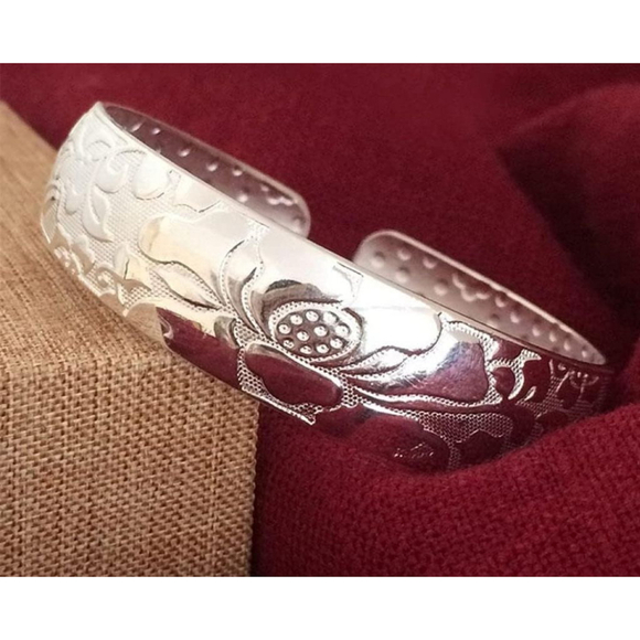 Large Lotus Cuff Bracelet | Pure 999 Silver - Picture 3 of 9